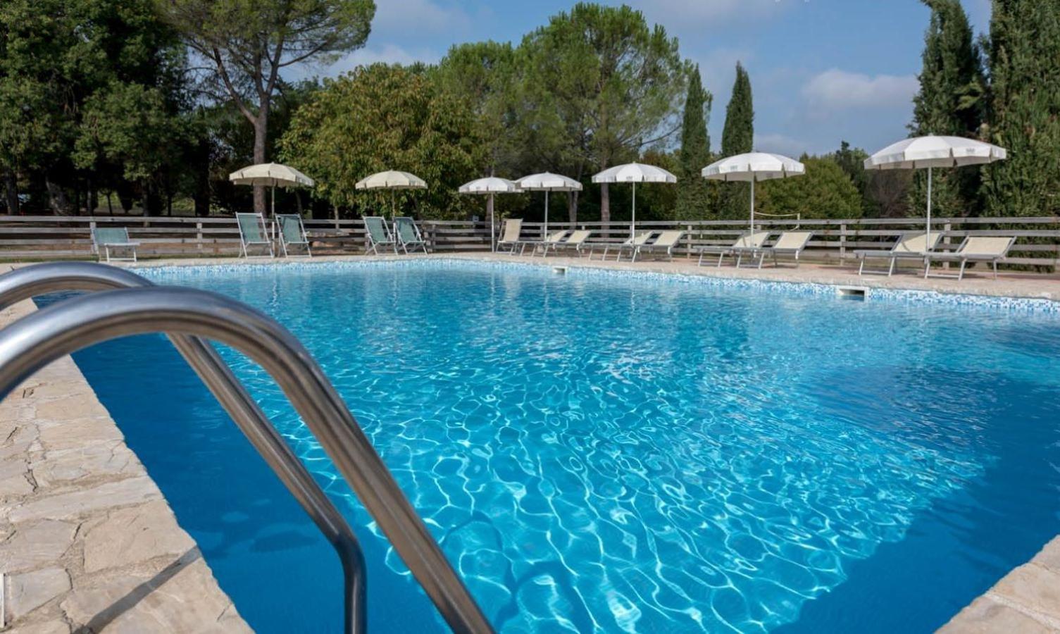 Fattoria Agriturismo Nerbona Casole dʼElsa Екстериор снимка